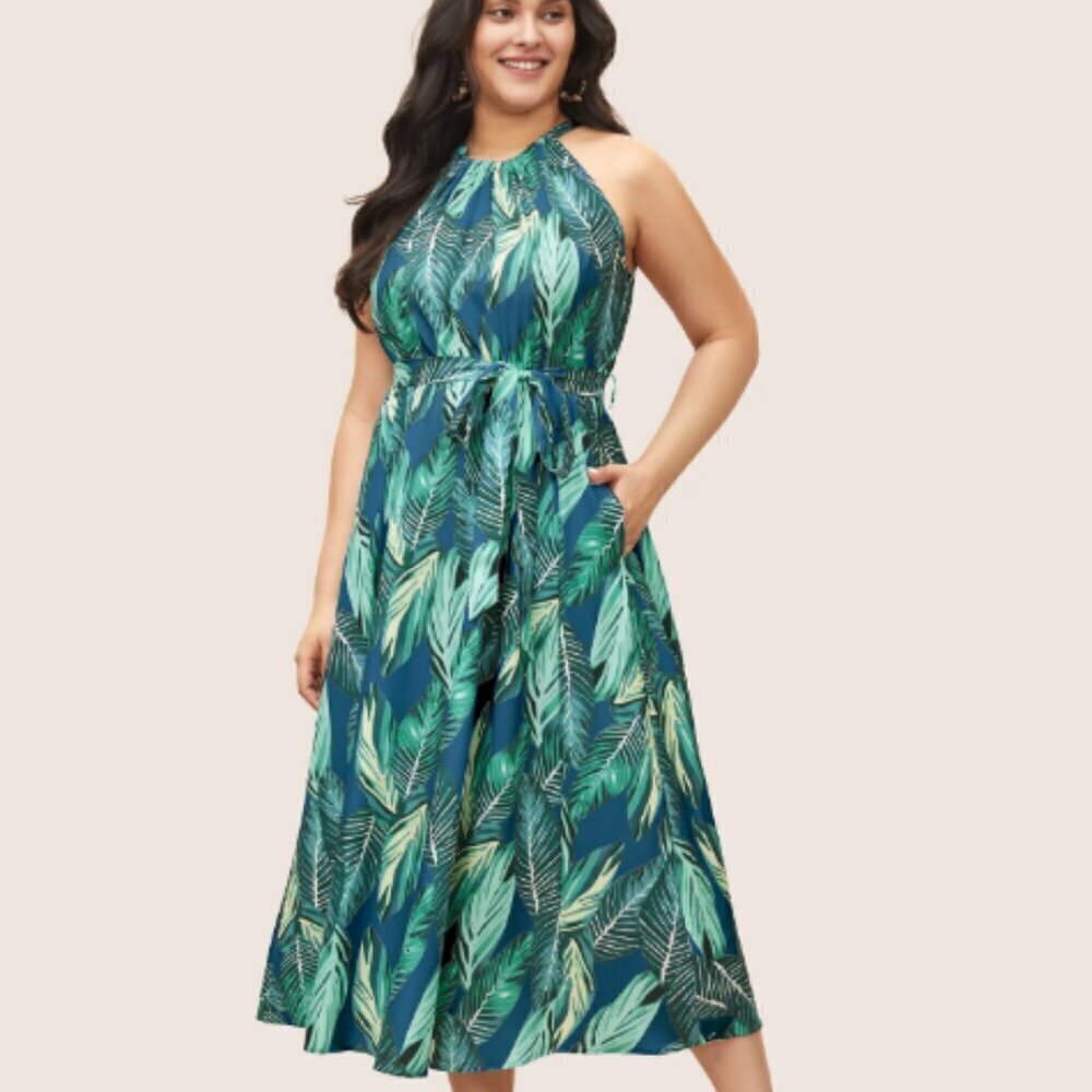 BloomChic Plus Size 2XL Tropical Leaf Print Halter Dress
